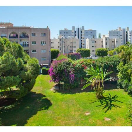 לימסול Castle Hotel Apts מראה חיצוני תמונה